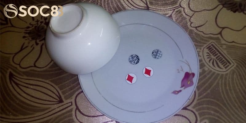 Cách chơi xóc đĩa ngoài đời dựa vào độ nghiêng